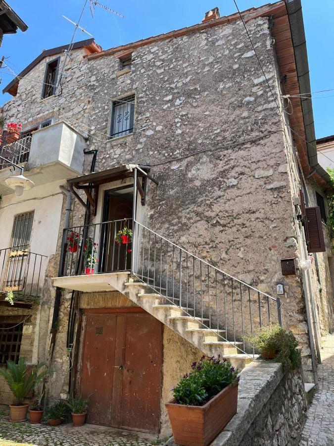 Villa Dai Dico La Pace Nel Borgo à Maenza Extérieur photo